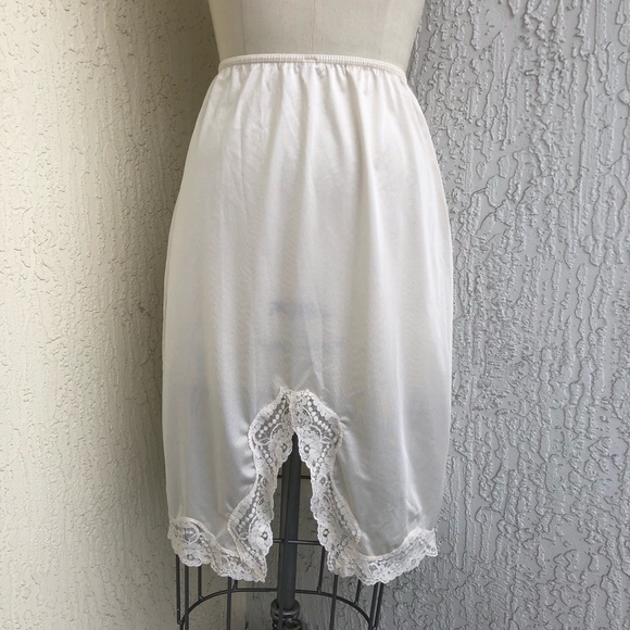 Vintage Other - Vintage Ivory Lace Slip Skirt! Vintage Other - Vintage Ivory Lace Slip Skirt!
